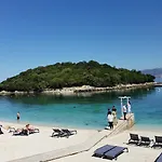 Leonardi *