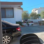 Πανσιόν Leonardi Εξαμίλιο