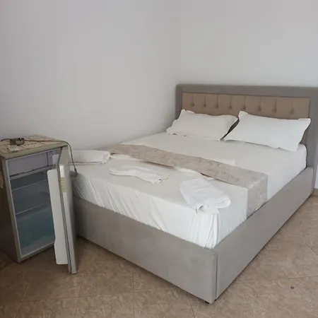 Leonardi * Ksamil