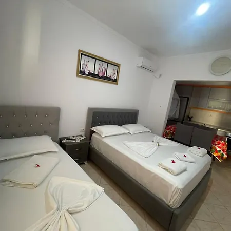 Konukevi Leonardi Ksamil