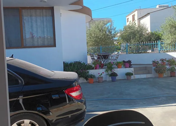 Konukevi Leonardi Ksamil